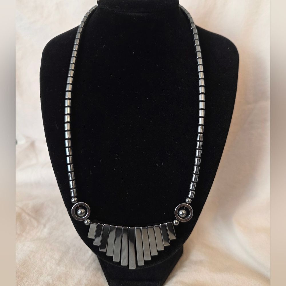 Hematite Beaded Necklace – Piano Key / Matchstick Design